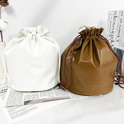 Custom Logo Printed PU Leather Drawstring Bag For Customized Color Cosmetic Packaging (Логотип на заказ, напечатанный PU кожаной сумкой для настройки цветовой косметической упаковки)