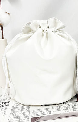 Custom Logo Printed PU Leather Drawstring Bag For Customized Color Cosmetic Packaging (Логотип на заказ, напечатанный PU кожаной сумкой для настройки цветовой косметической упаковки)