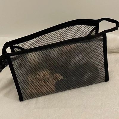 Заказный мешок для макияжа из нейлоновой сетки для туалетной и косметической одежды в черном цвете